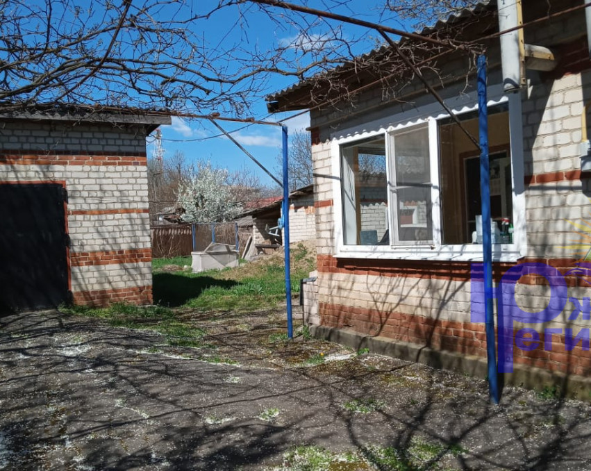 дом в пгт. Черноморский
